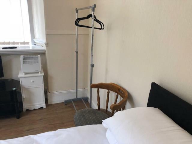 Budget Rooms Crosskeys Newport  Zewnętrze zdjęcie